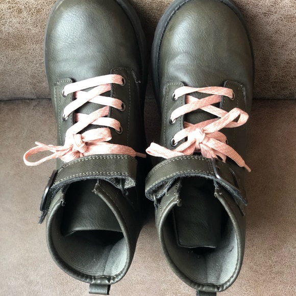 Carter’s Toddler/Baby Combat Boots sz 3 - Picture 4 of 6